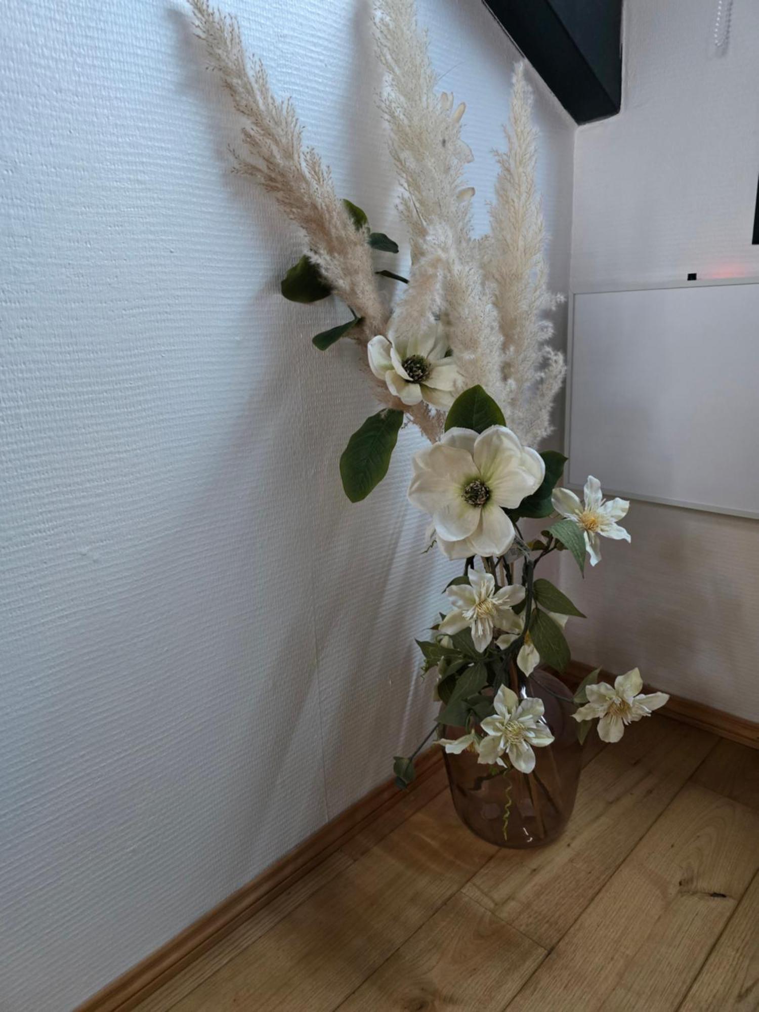 Calaidonia Boat House Hotel กาเลส์ ภายนอก รูปภาพ